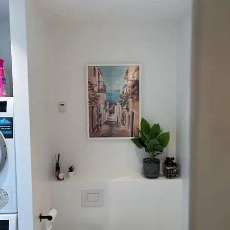 New House From 2023 호텔 *