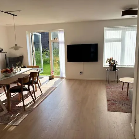 호텔 New House From 2023 로스킬레